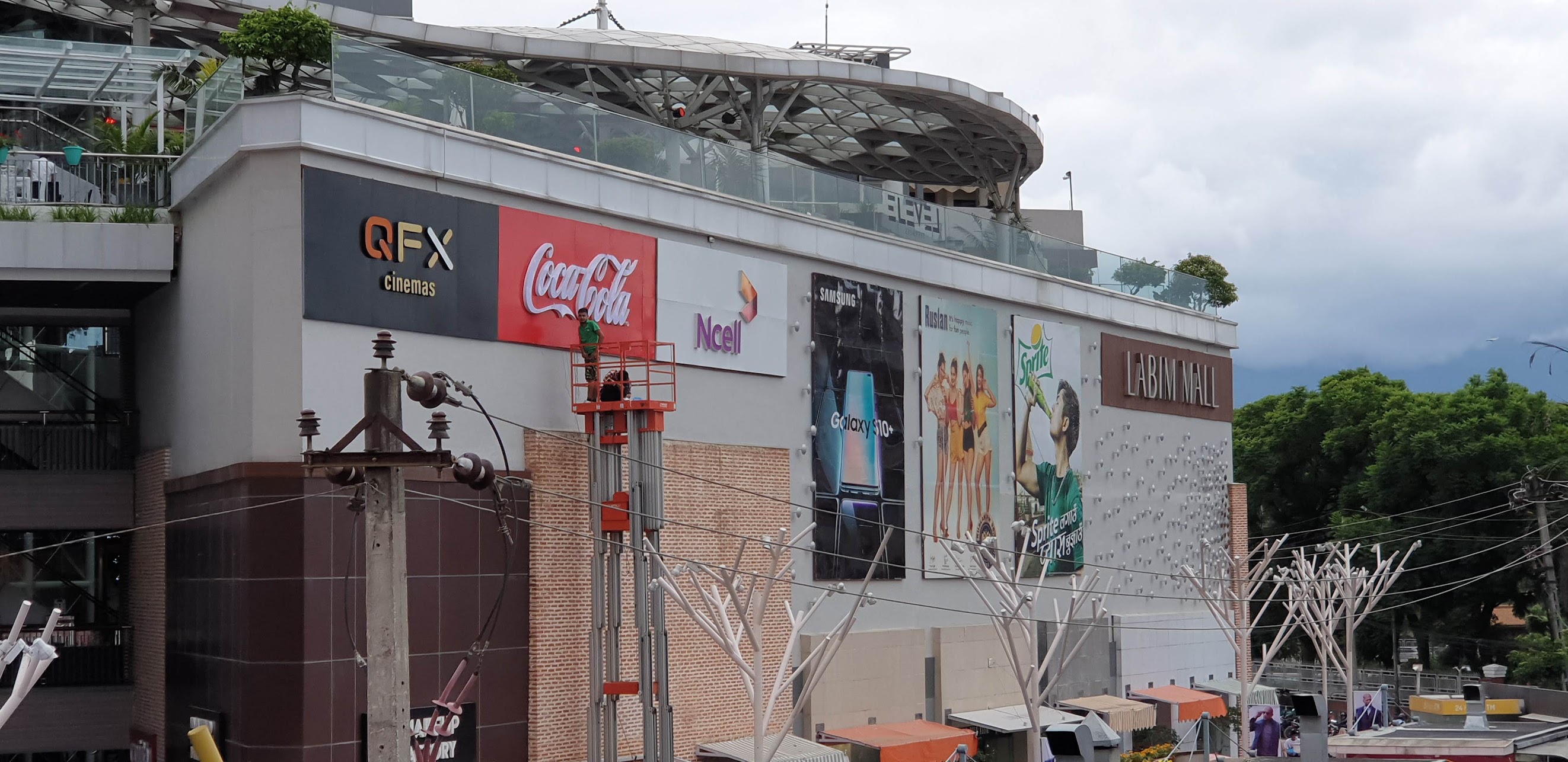Large-Format Commercial Signage Project