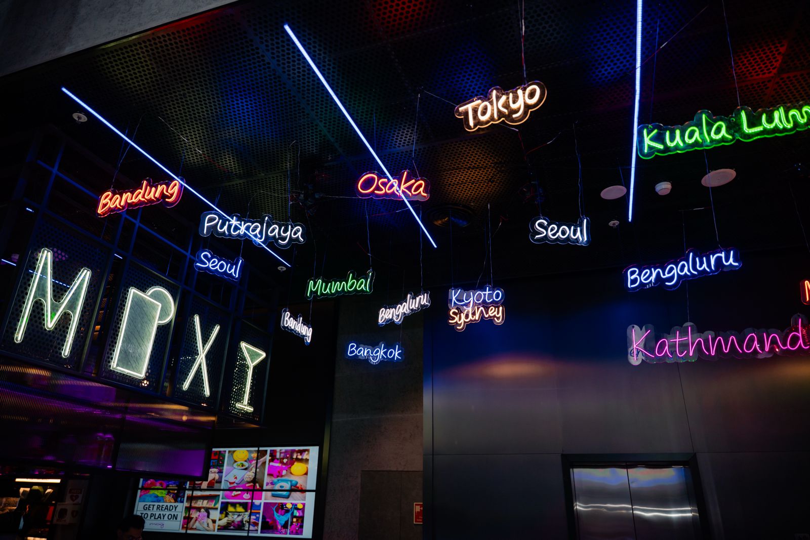 NEON SIGN